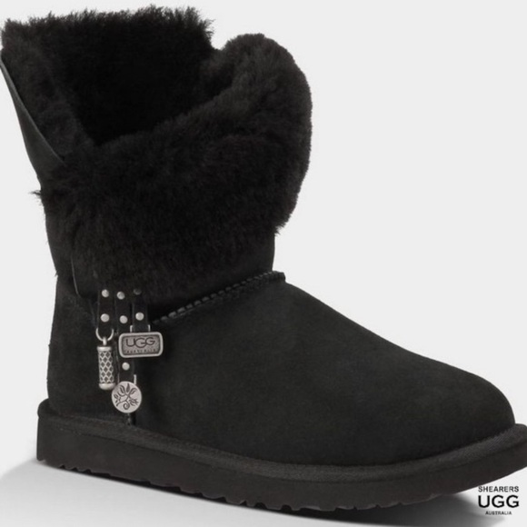 UGG Azaela Short Boots black size 5 - Picture 2 of 7